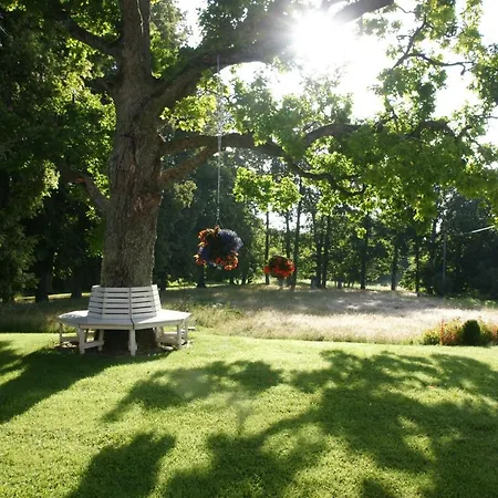 Homestay Bear Manor Lacu Muizina Pale