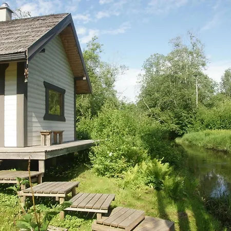 Bear Manor Lacu Muizina Homestay Pale